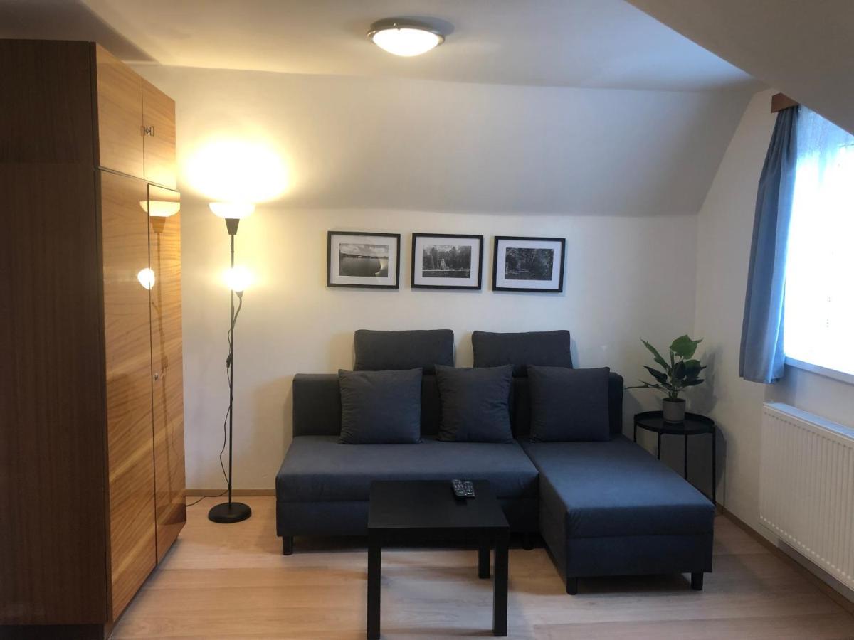 Apartmány Jevany Exterior foto